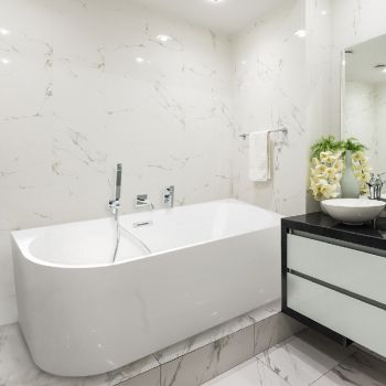 Baignoire d'angle à droite en acrylique 170 cm - Marylo